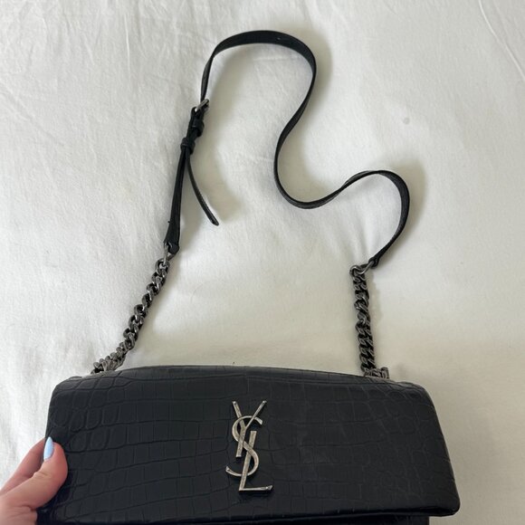 Medium YSL Crossbody Bag in Croc-Embossed Leather - Picture 5 of 6